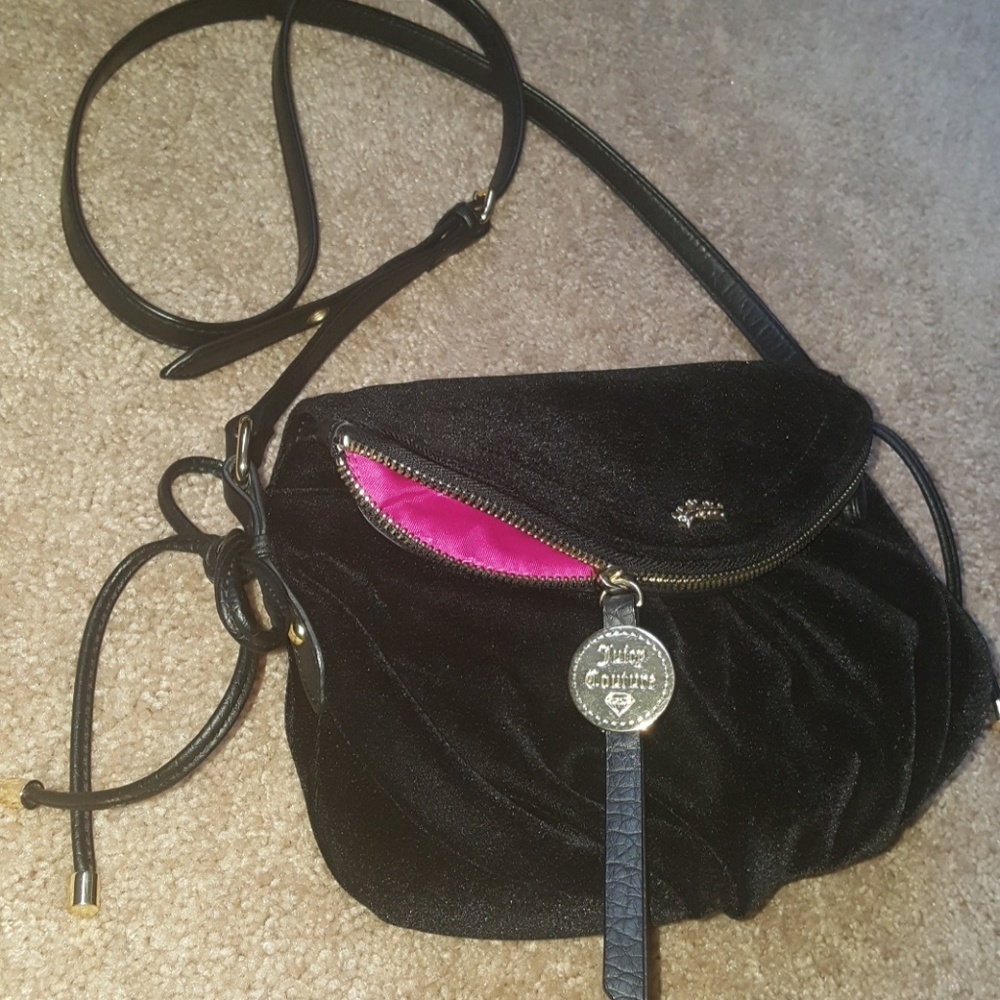 JUICY COUTURE VELOUR CROSSBODY BAG😍😍